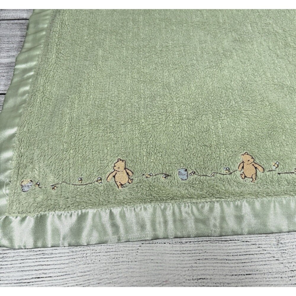 VTG Y2K Disney Winnie the Pooh Baby Blanket Sage Green Fleece Satin Trim Classic